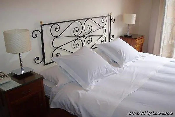 Trevi Hotel apartamentowy 2*