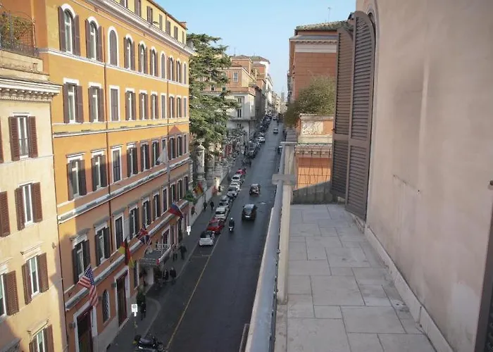 Trevi Hotel apartamentowy 2*