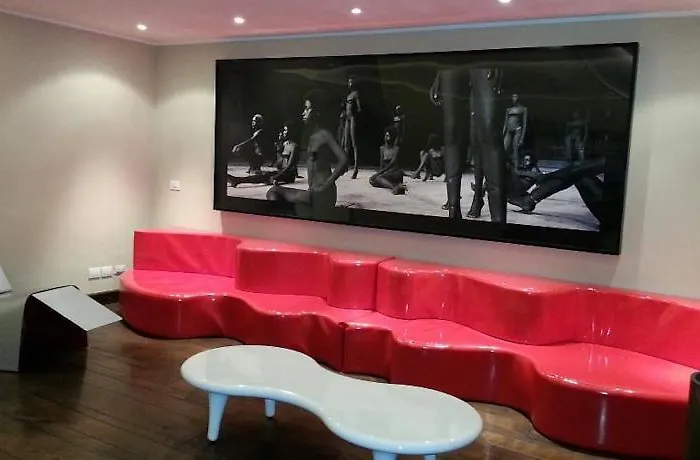 Trevi Hotel apartamentowy 2*